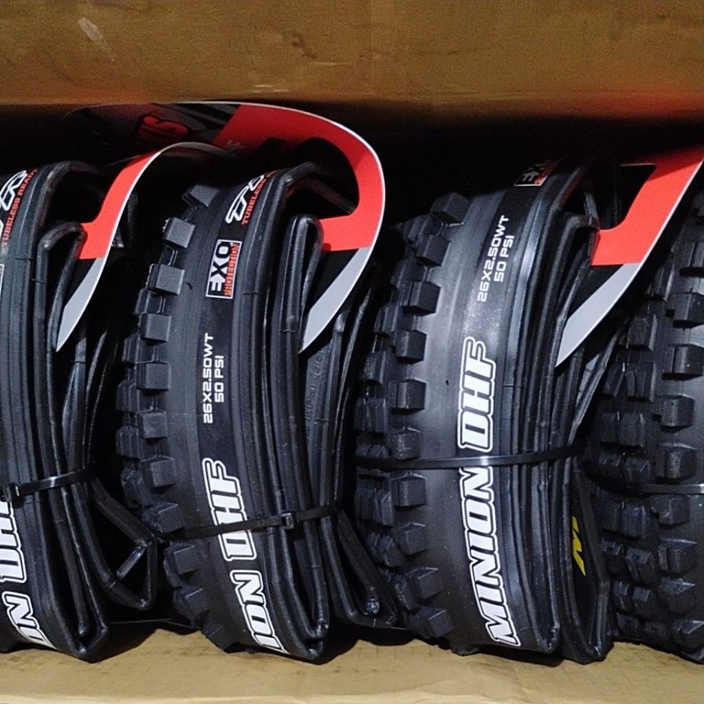 Ban Luar Maxxis Minion DHF 26 x 2.50 WT EXO TR