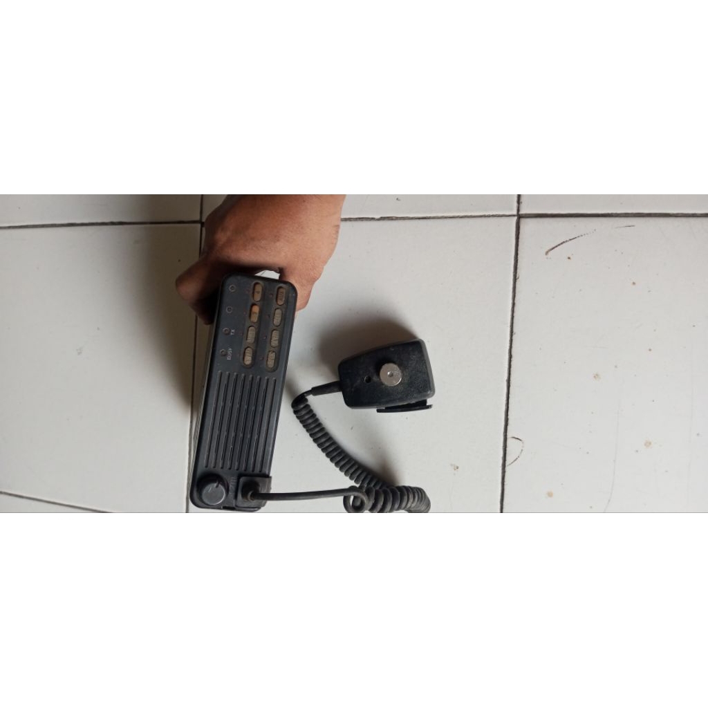 radio komunikasi TAIIT 2000