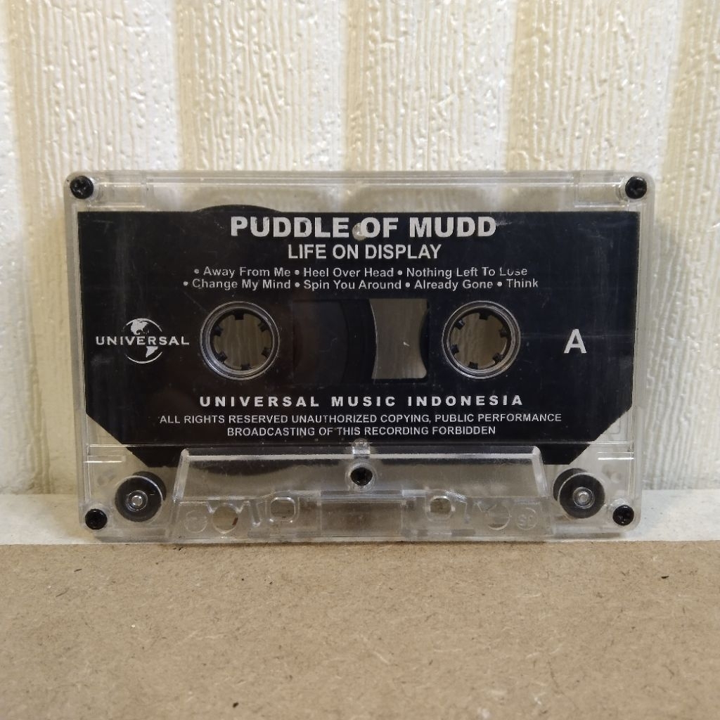 kaset pita PUDDLE OF MUDD - Live On Display (tanpa cover)