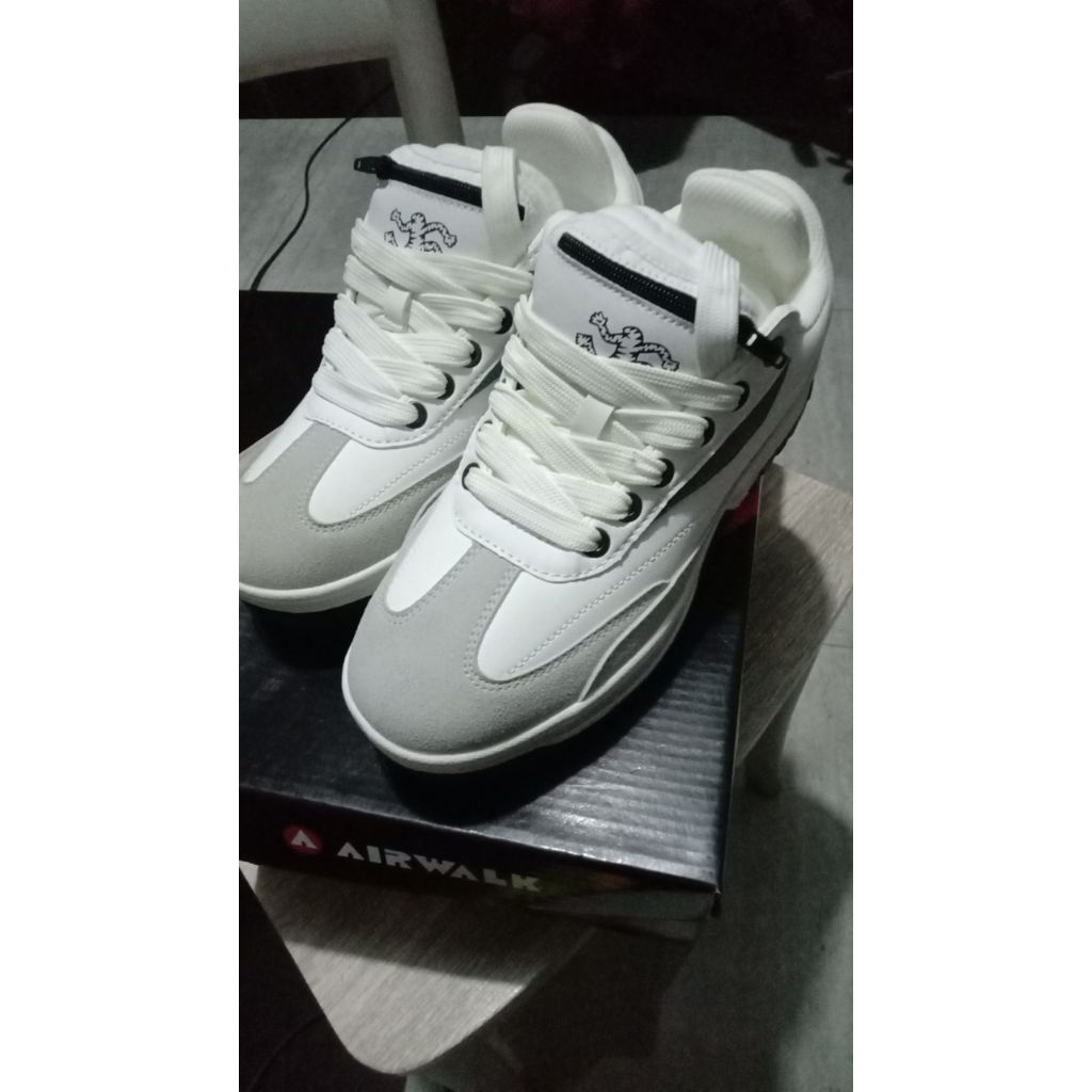 Sepatu airwalk Wanita Putih