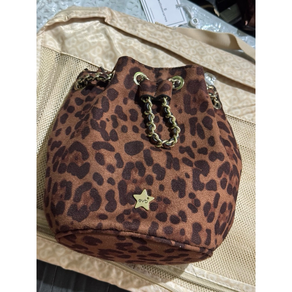 TAS EVB EVERBEST BAG PRELOVED BEKAS SECOND LEOPARD BALIKPAPAN SAMARINDA BS BUTTONSCARVES SIAP KIRIM 