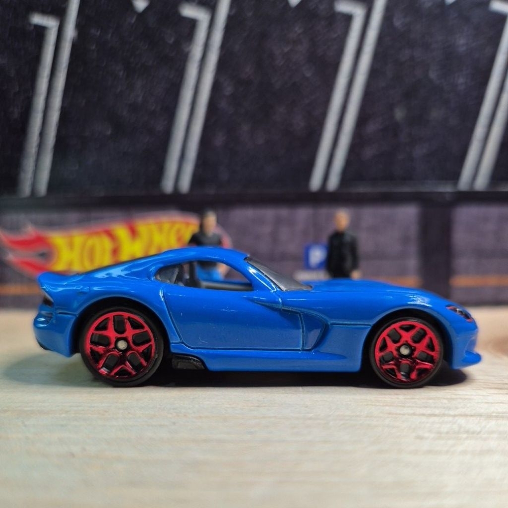 HOT WHEELS SRT VIPER 2013