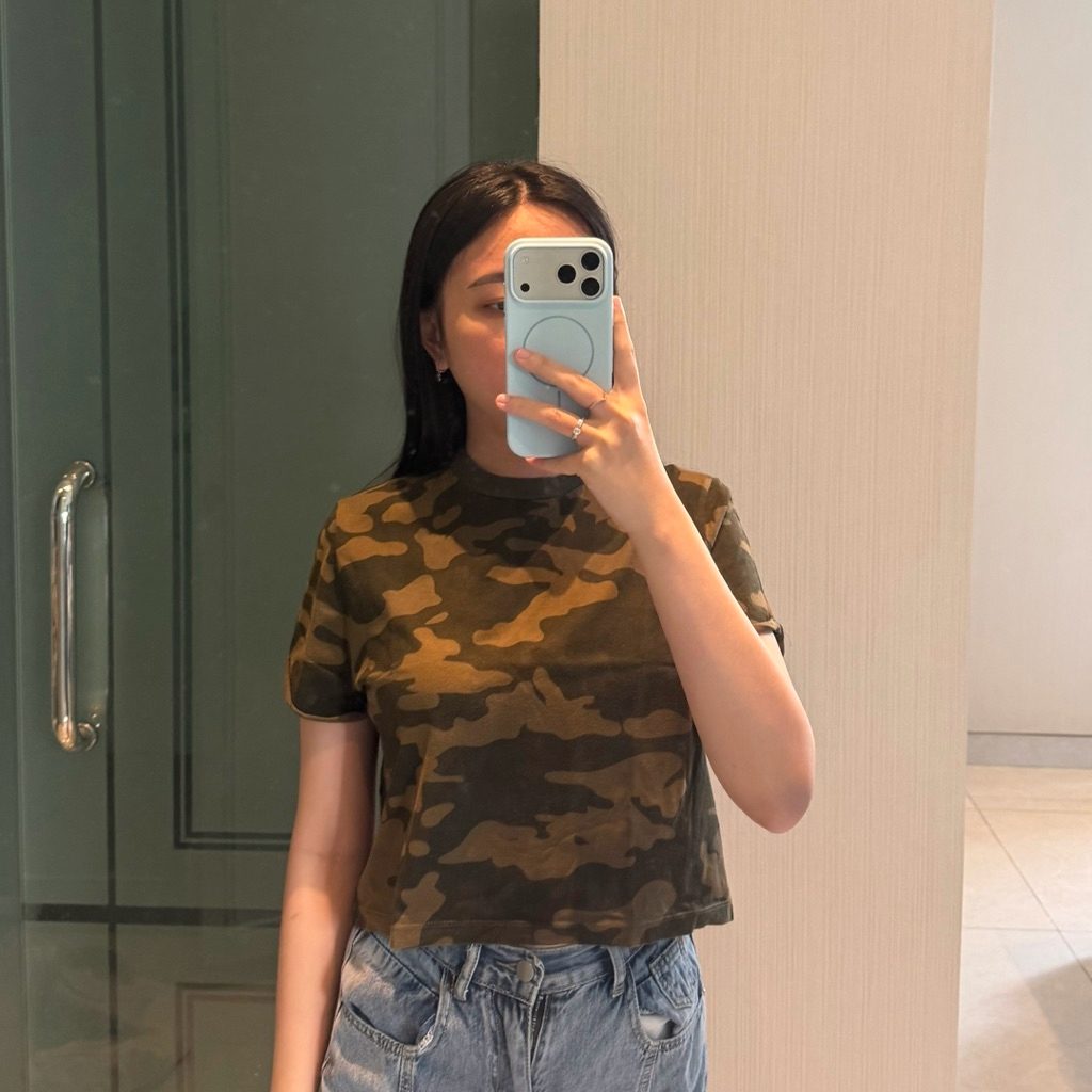 [PRELOVED] Stradivarius Women Army T Shirt Atasan Wanita Crop Top