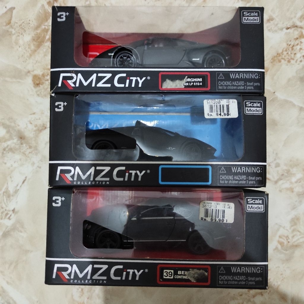 Diecast mobil Rmz city matte black edition 1:32