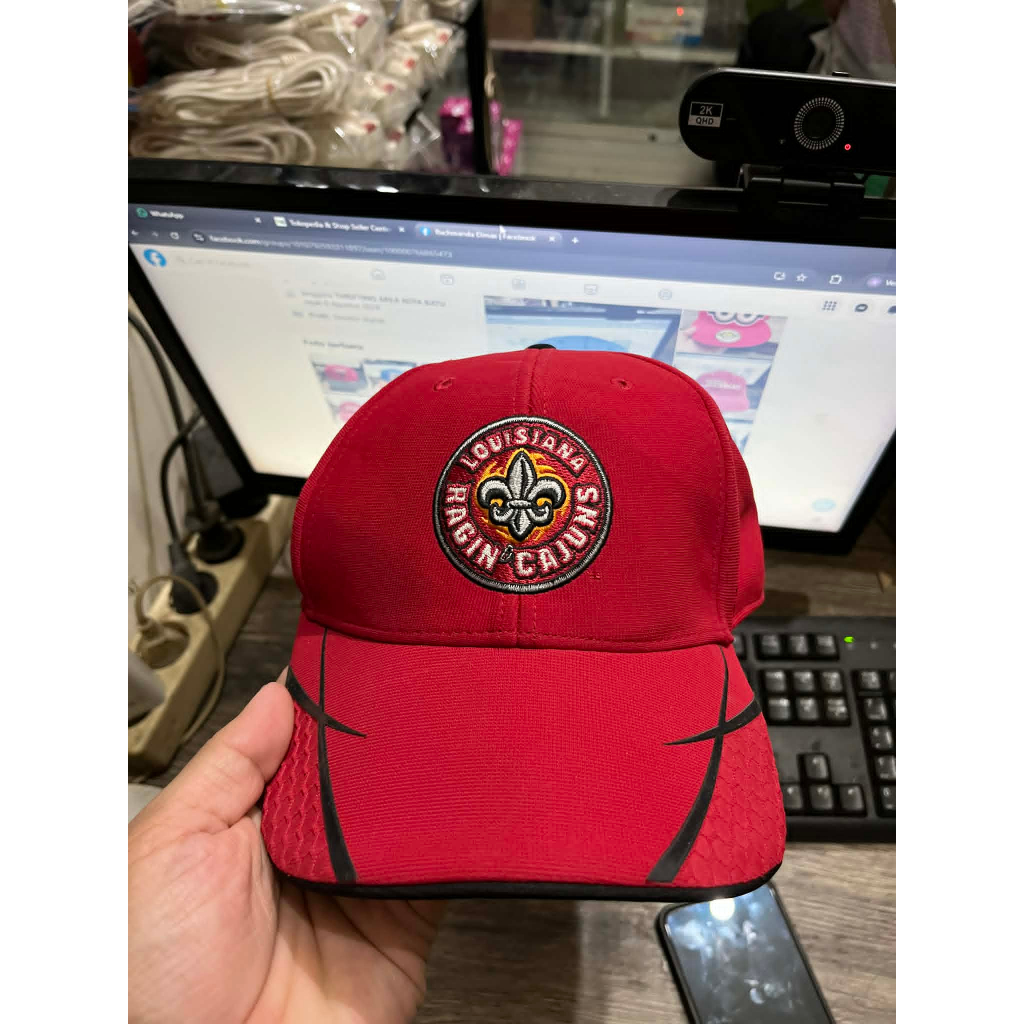 TOPI SECOND LOGO LOUISE