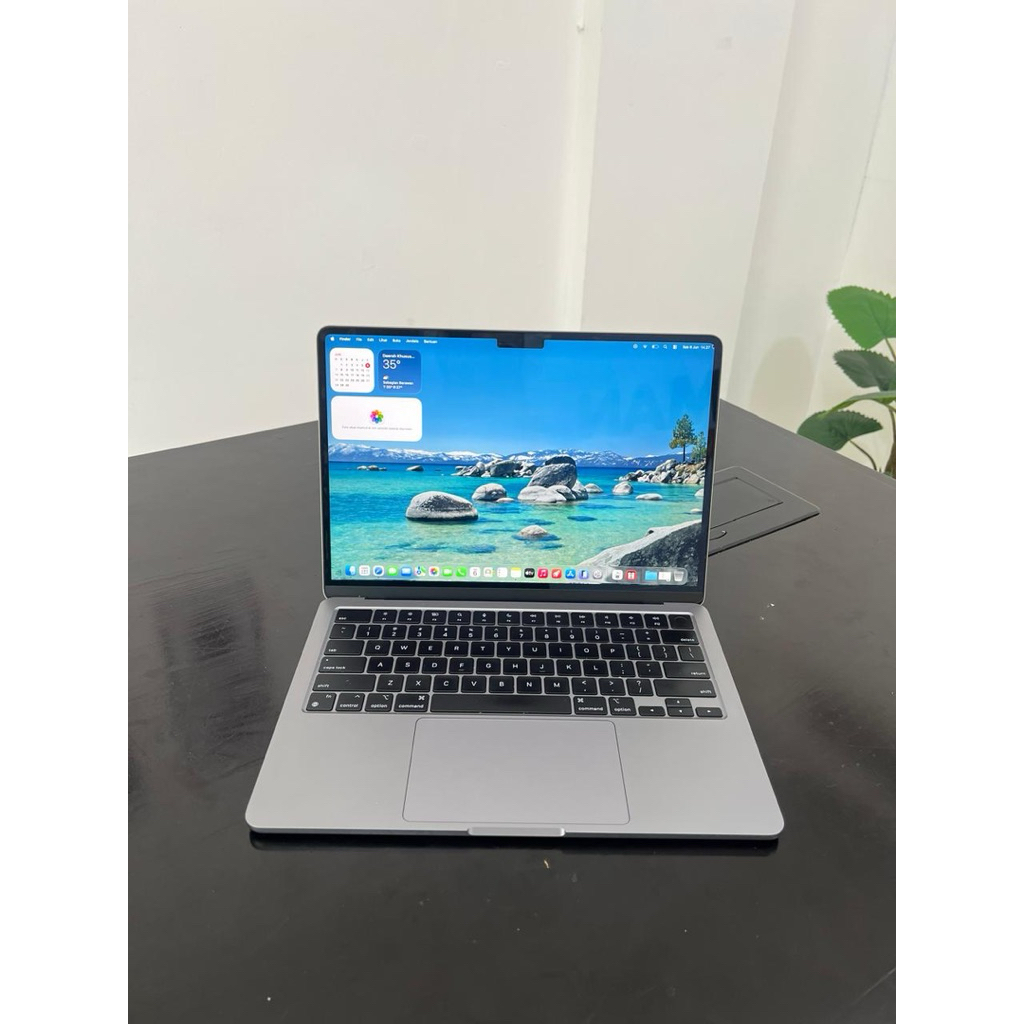 MacBook Air 13 Inci 2022 M2 Like New