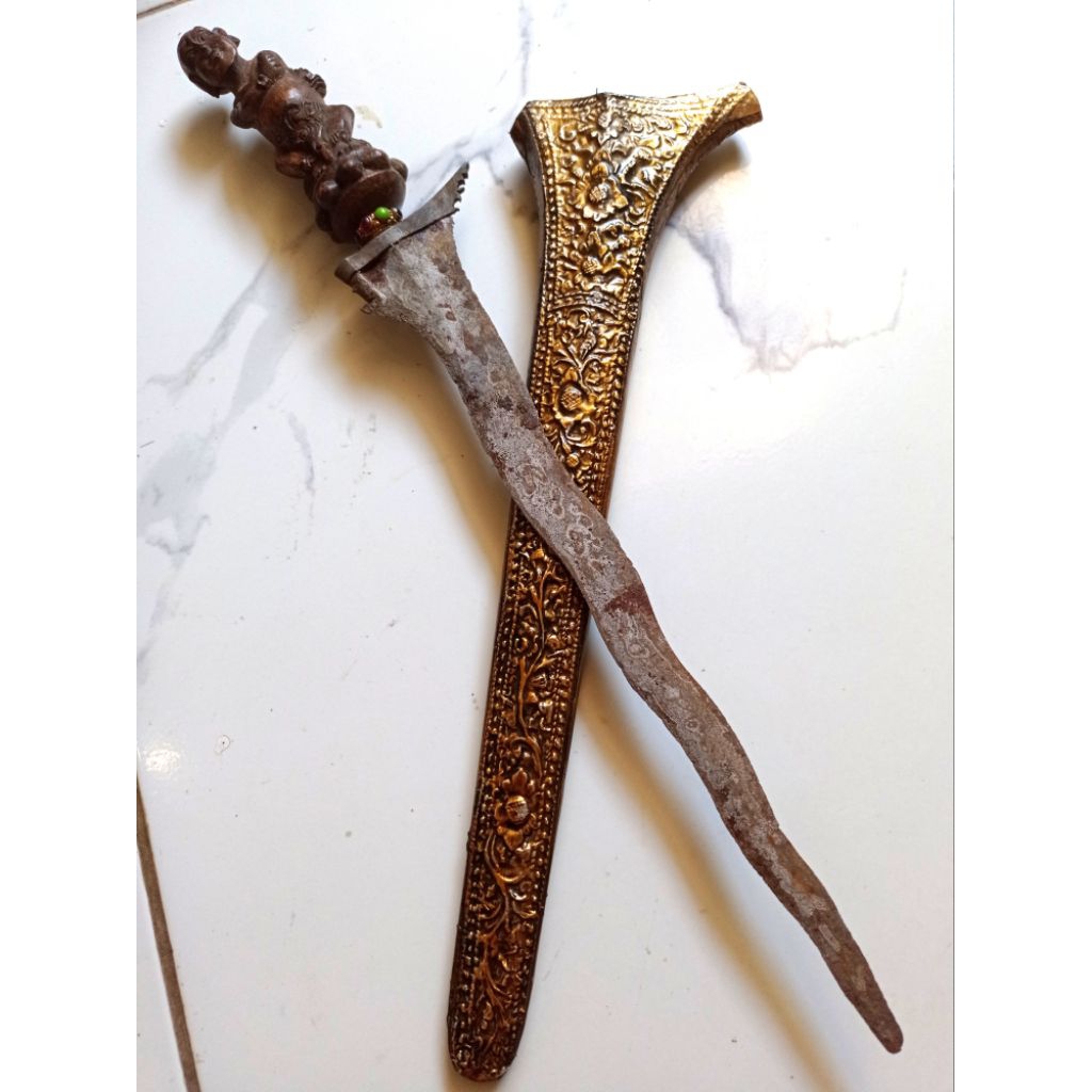 keris Bali kuno pamor kulit semangka gagang kayu sawo