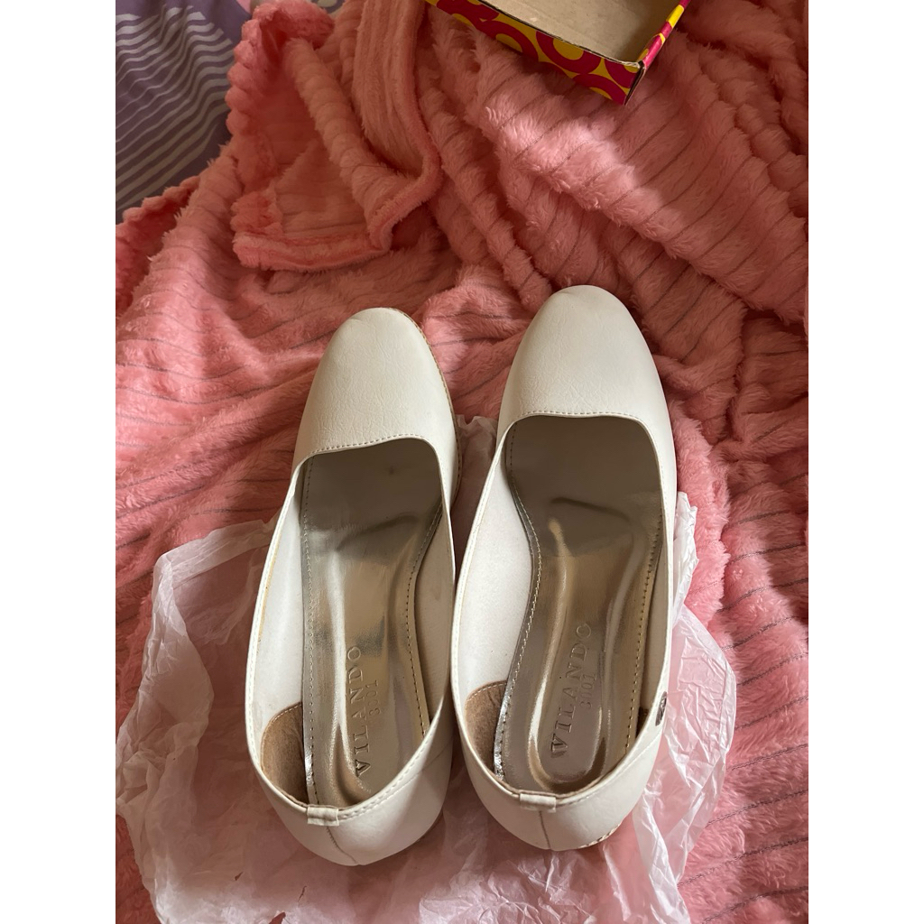 preloved (New) belum pernah di pakai uk 41 VILANDO SEPATU PANTOFEL WANITA WARNA PUTIH PERAWAT | PDH 