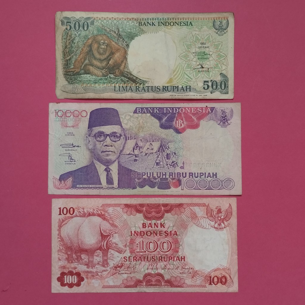 Uang Kuno Kertas Rp 100, Rp 500 Dan Rp 10000 UK 062