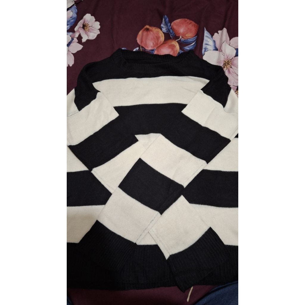 sweater rajut premium hitam putih wanita