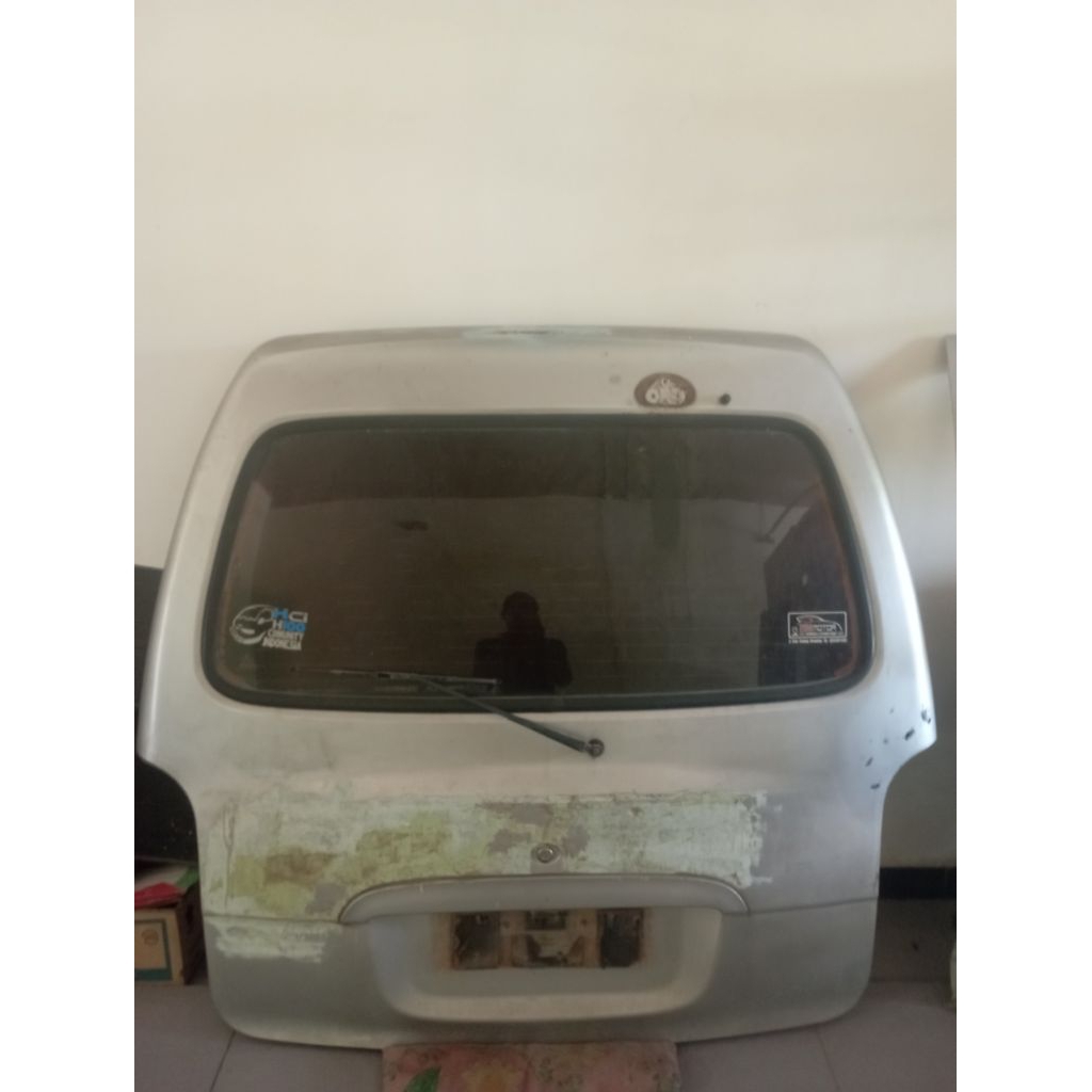 Pintu-bagasi-hyundai-arya-grace-ori-copotan
