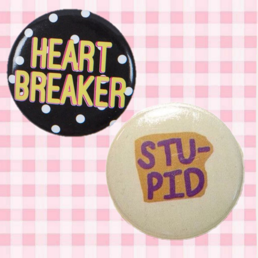 Pin button/pin/ pin button aesthetic