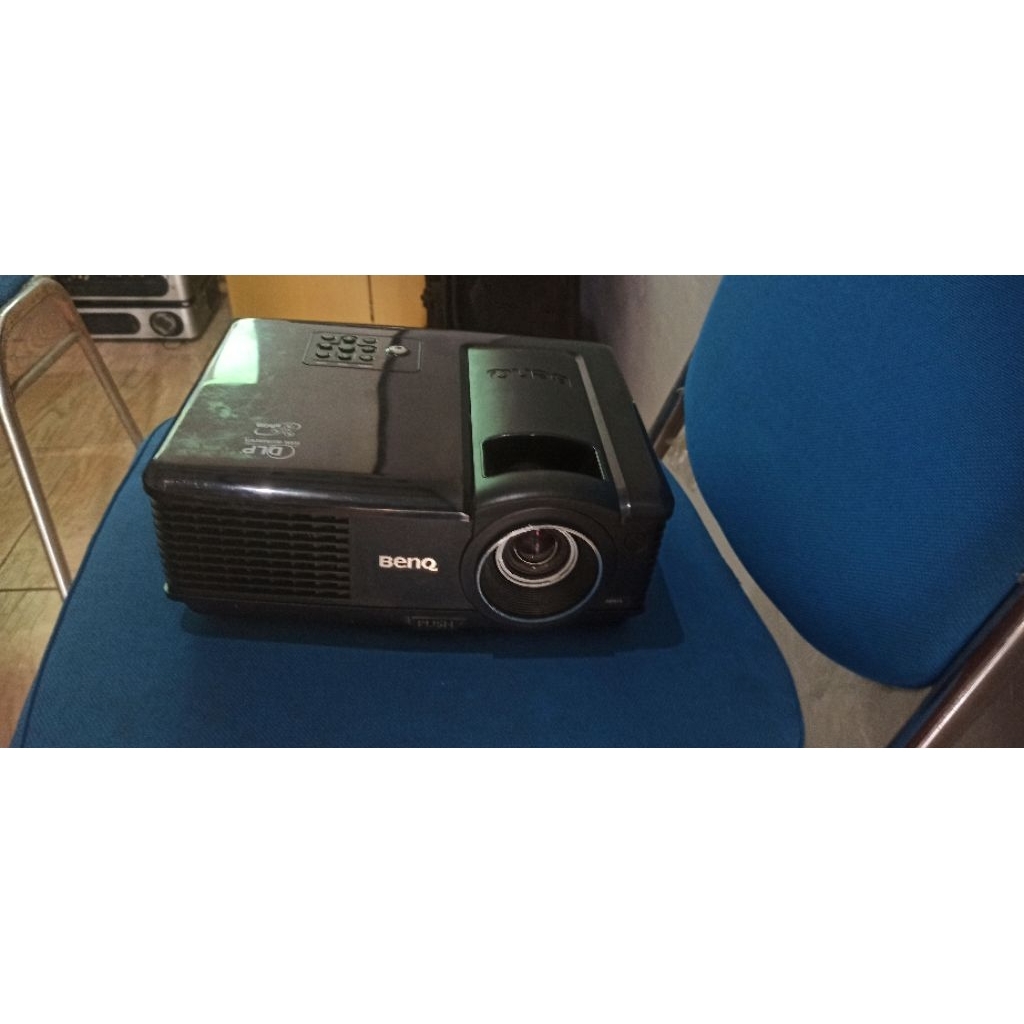 proyektor Benq Mp515