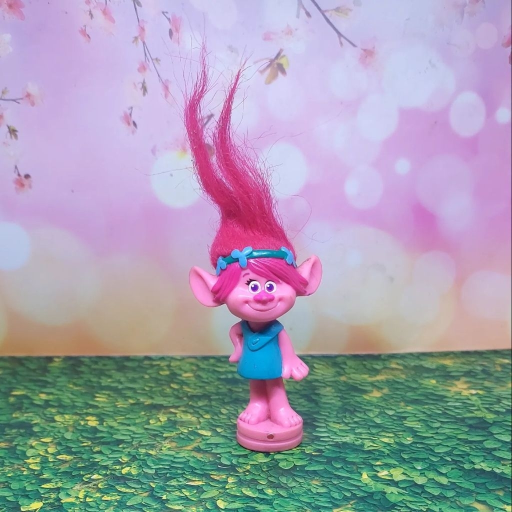 Poppy trolls figure ori DWA LLC 2016 preloved