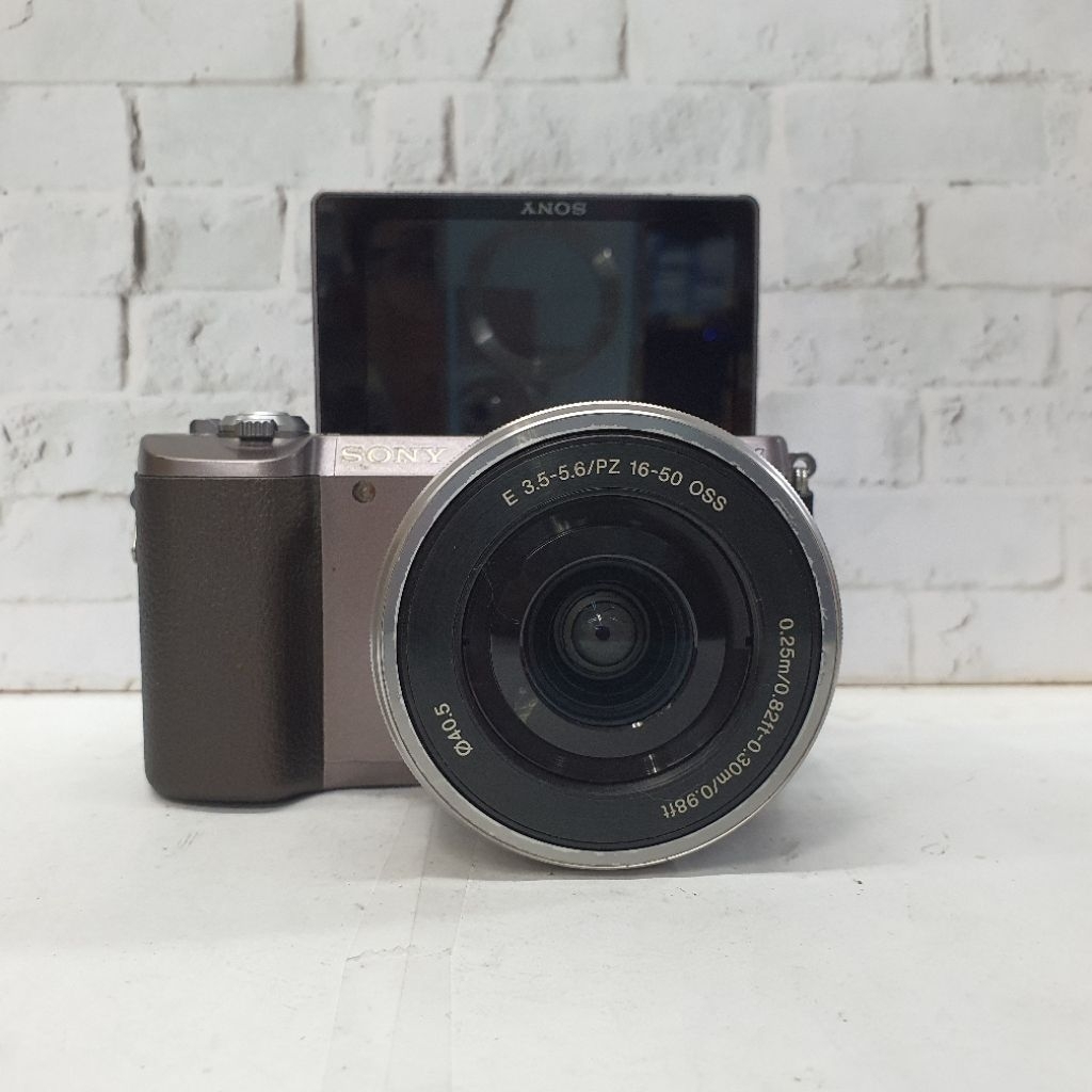 Sony A5100 + lensa 16-50MM