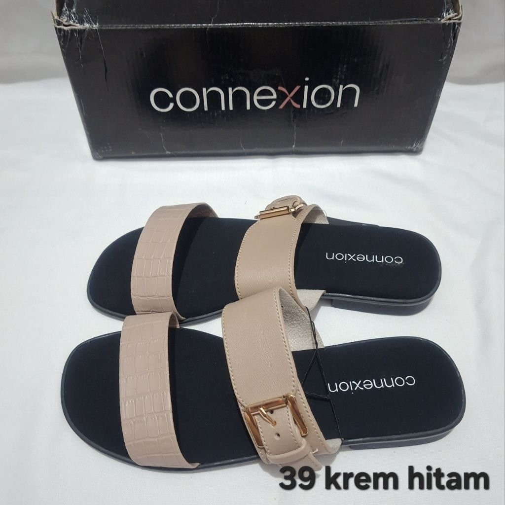 CONNECTION Sandal Hitam Krem Beludru