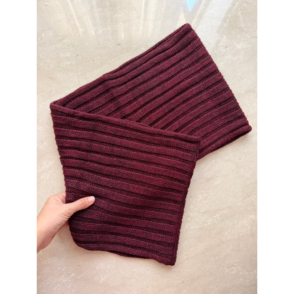 [Preloved] UNIQLO Syal Rajut - Maroon