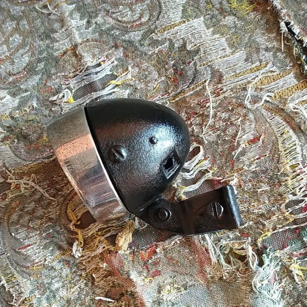 lampu sepeda onthel tua gudel kecil