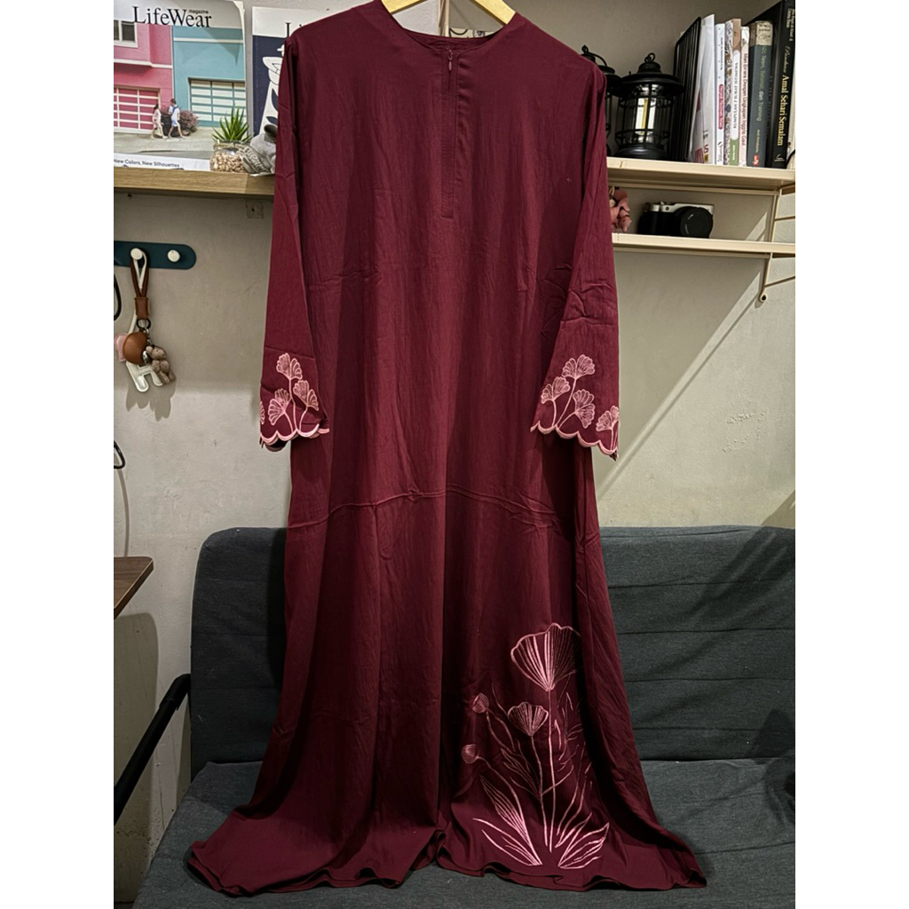 abaya maroon