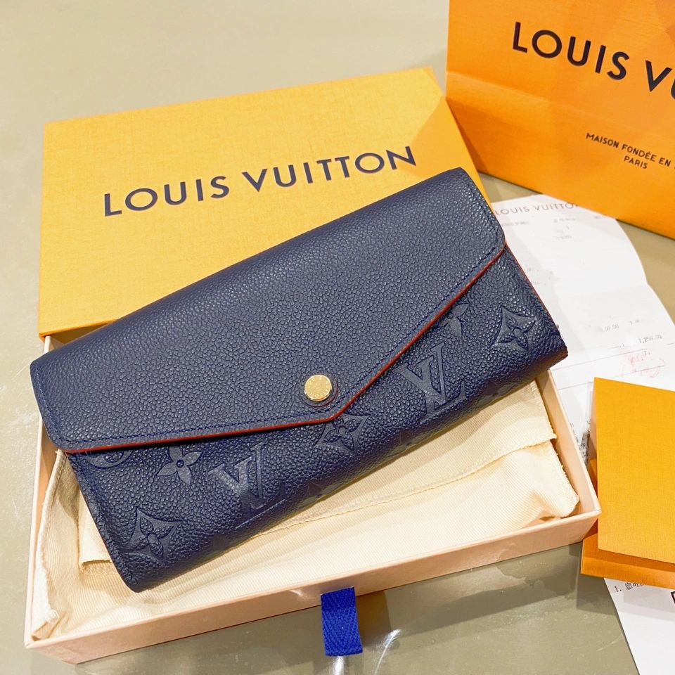 Dompet wanita Louis Vuitton Sarah M62125 preloved dari Prancis dengan desain elegan kombinasi warna 