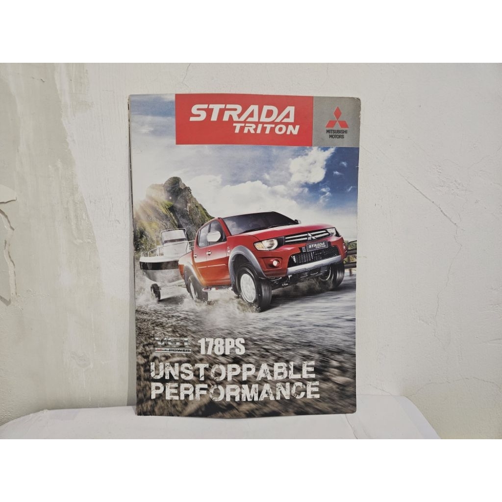 brosur katalog mobil mitsubishi strada triton 2014 flyer