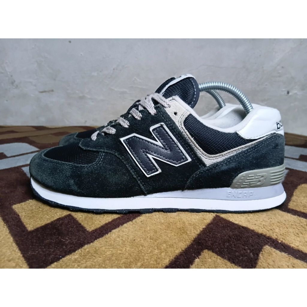 Sepatu NB 574 Classic