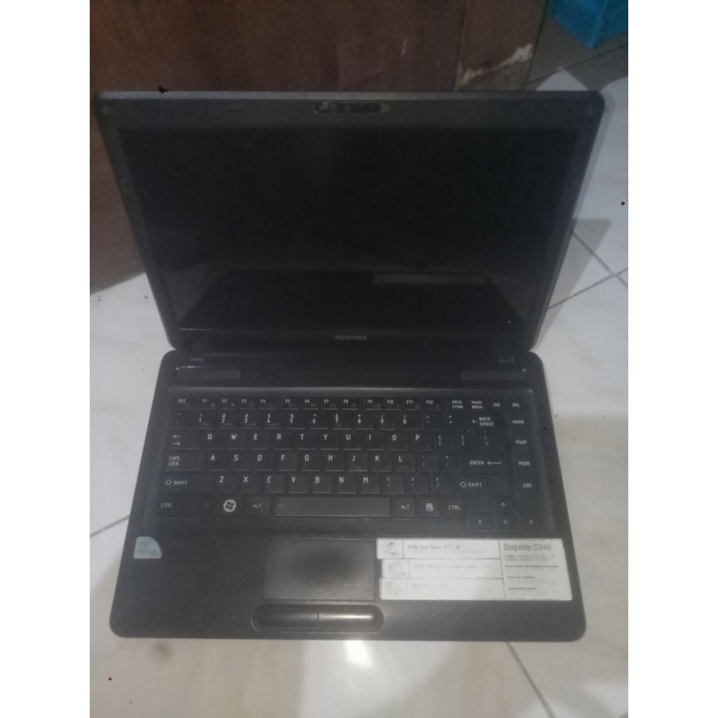 MOBO + KESING TOSHIBA C640
