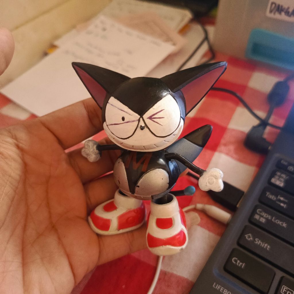 FIGURE CYBORG KUROCHAN (MAINAN JADUL)