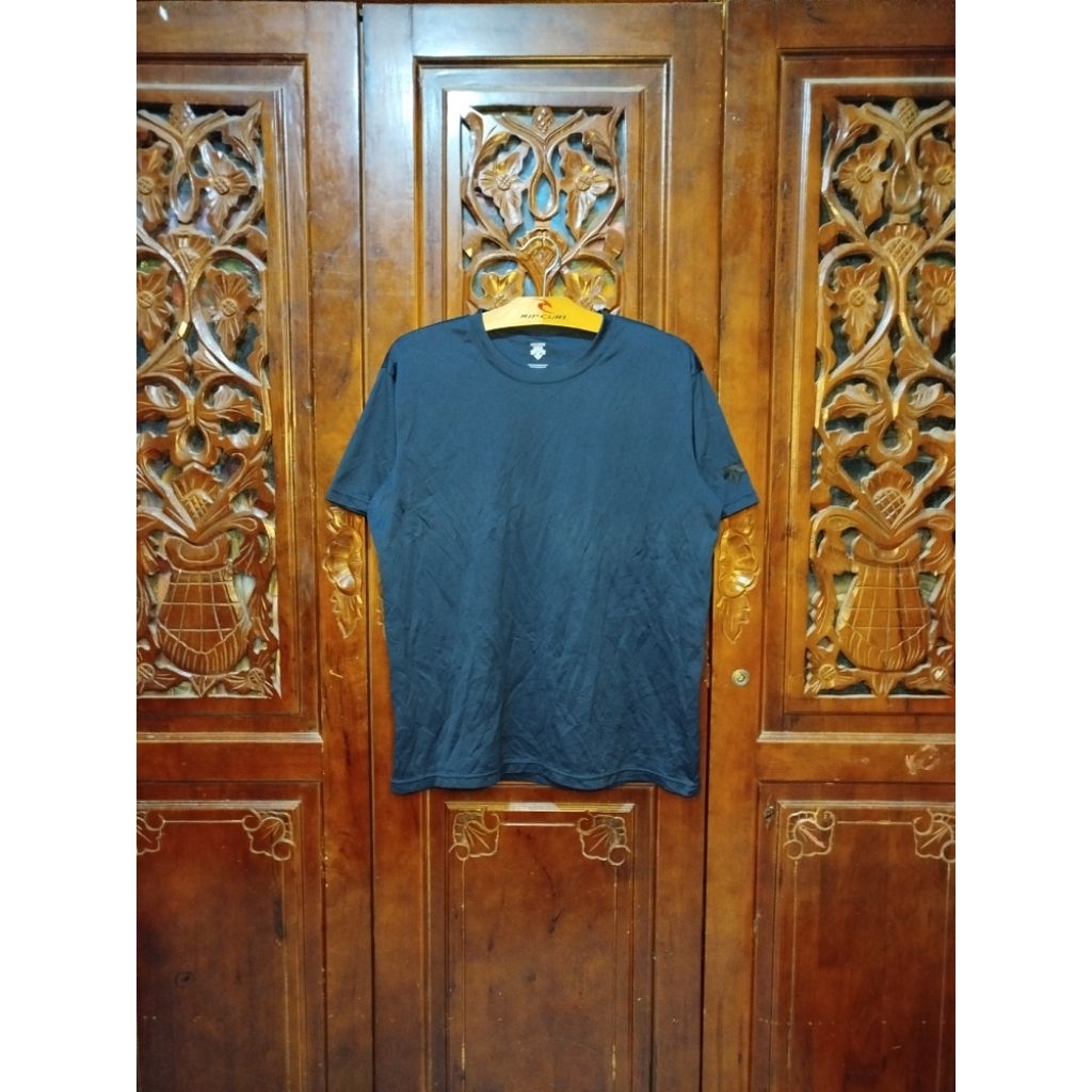 KAOS JERSEY RUNNING OLAHRAGA SPORT DRYFIT DESCENTE SIZE L SECOND