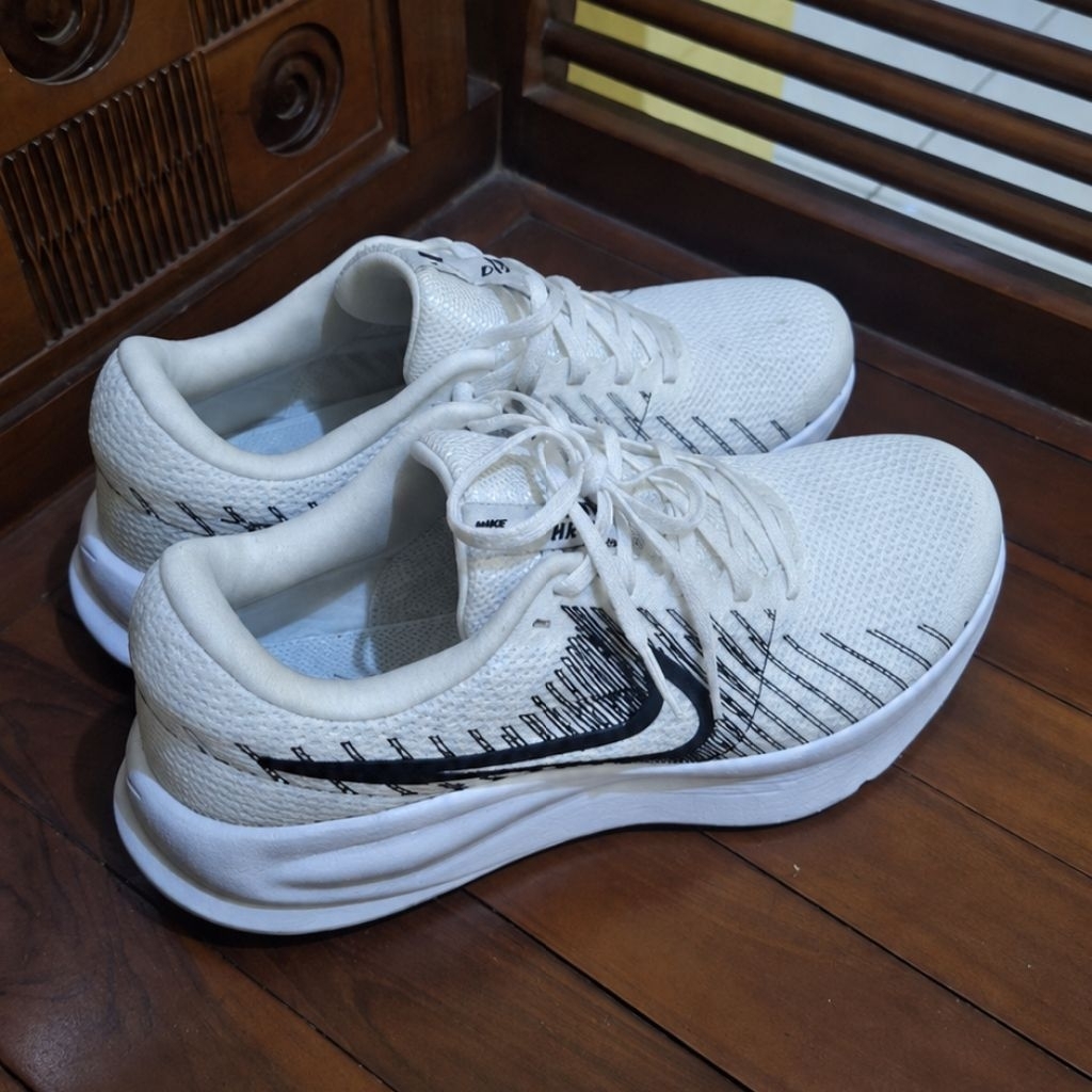 PRELOVED Sepatu Nike Run Defy