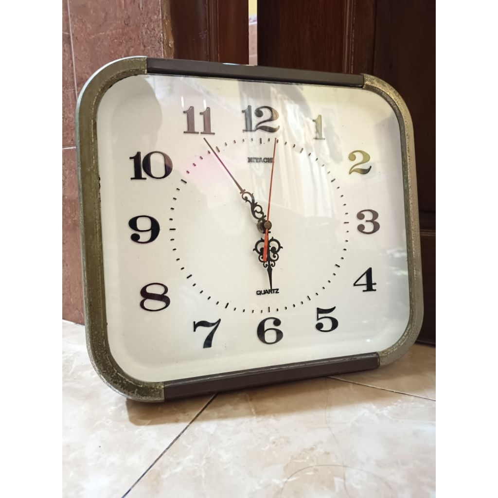 jam dinding Hitachi Japan vintage