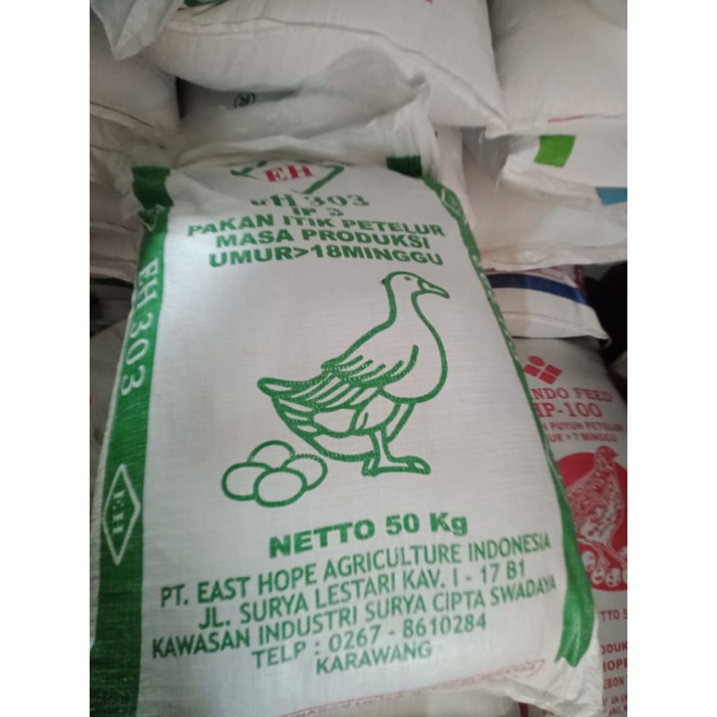 PUR KOMPLIT BEBEK PETELUR EH303 1SAK ISI 50KG SEGEL