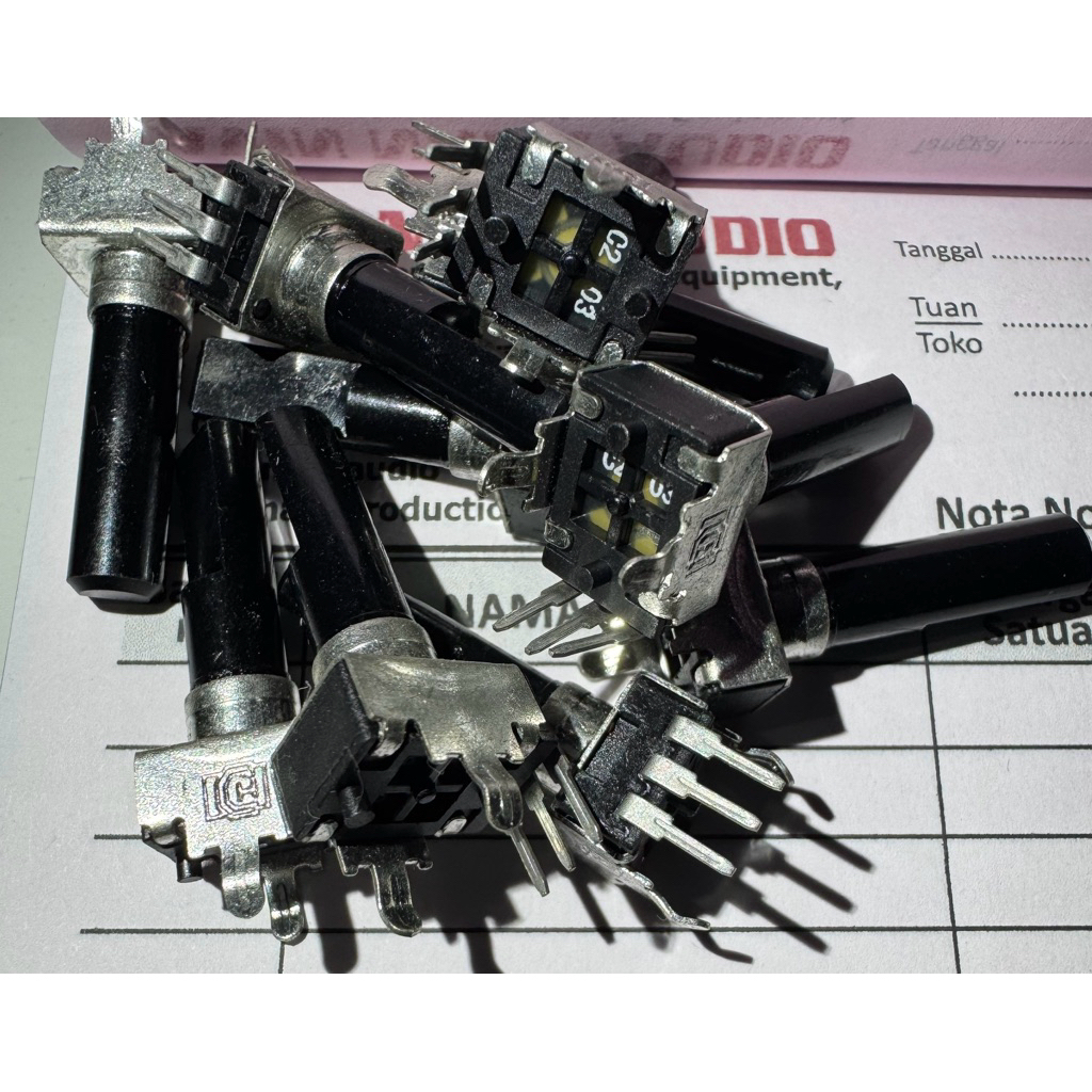 potensio gain mixer C20K C203 3pin original yamaha behringer