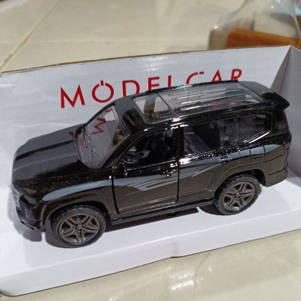 MOBIL MAINAN DIECAST LEXUS HITAM