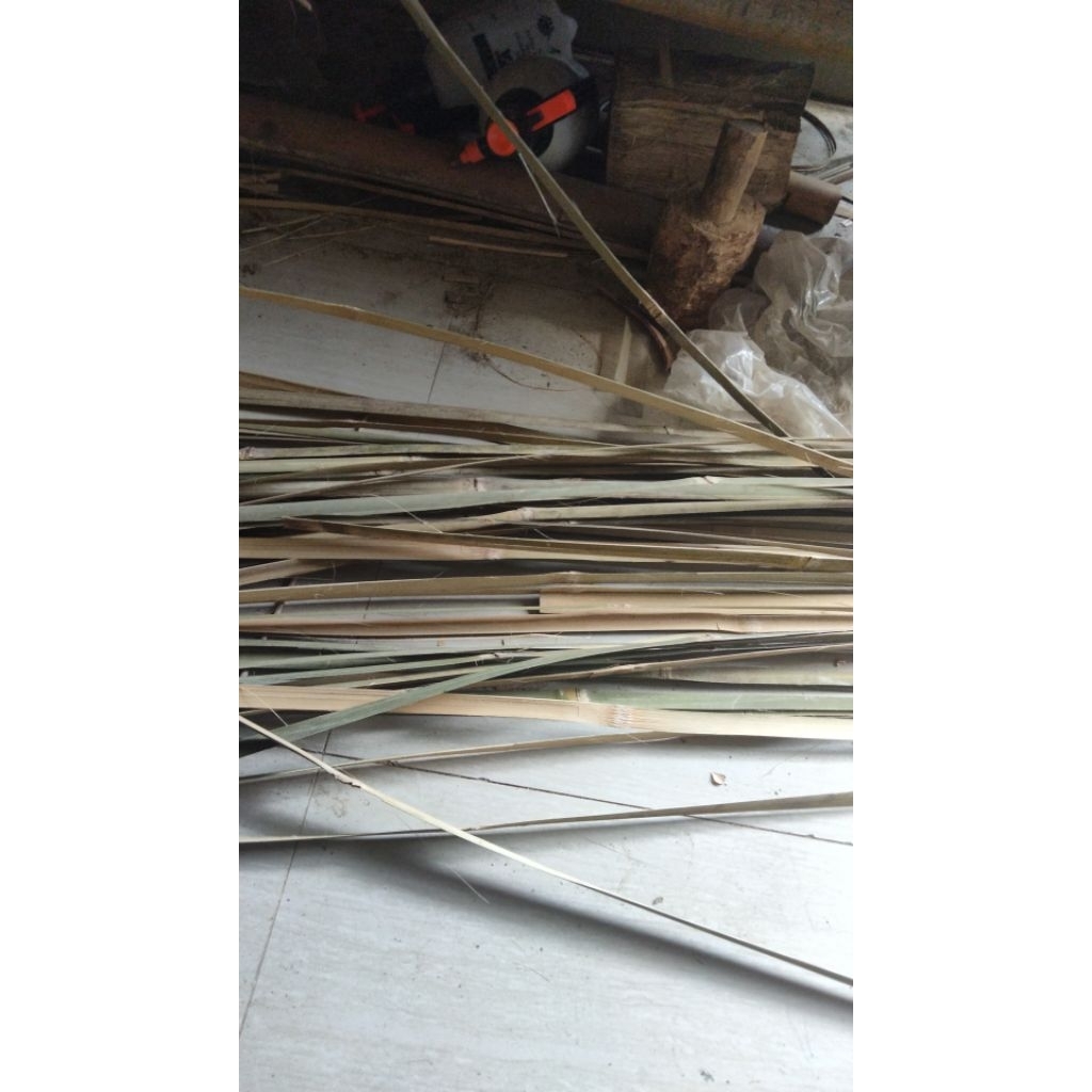 Aray bilah bambu hinis kulit 1m