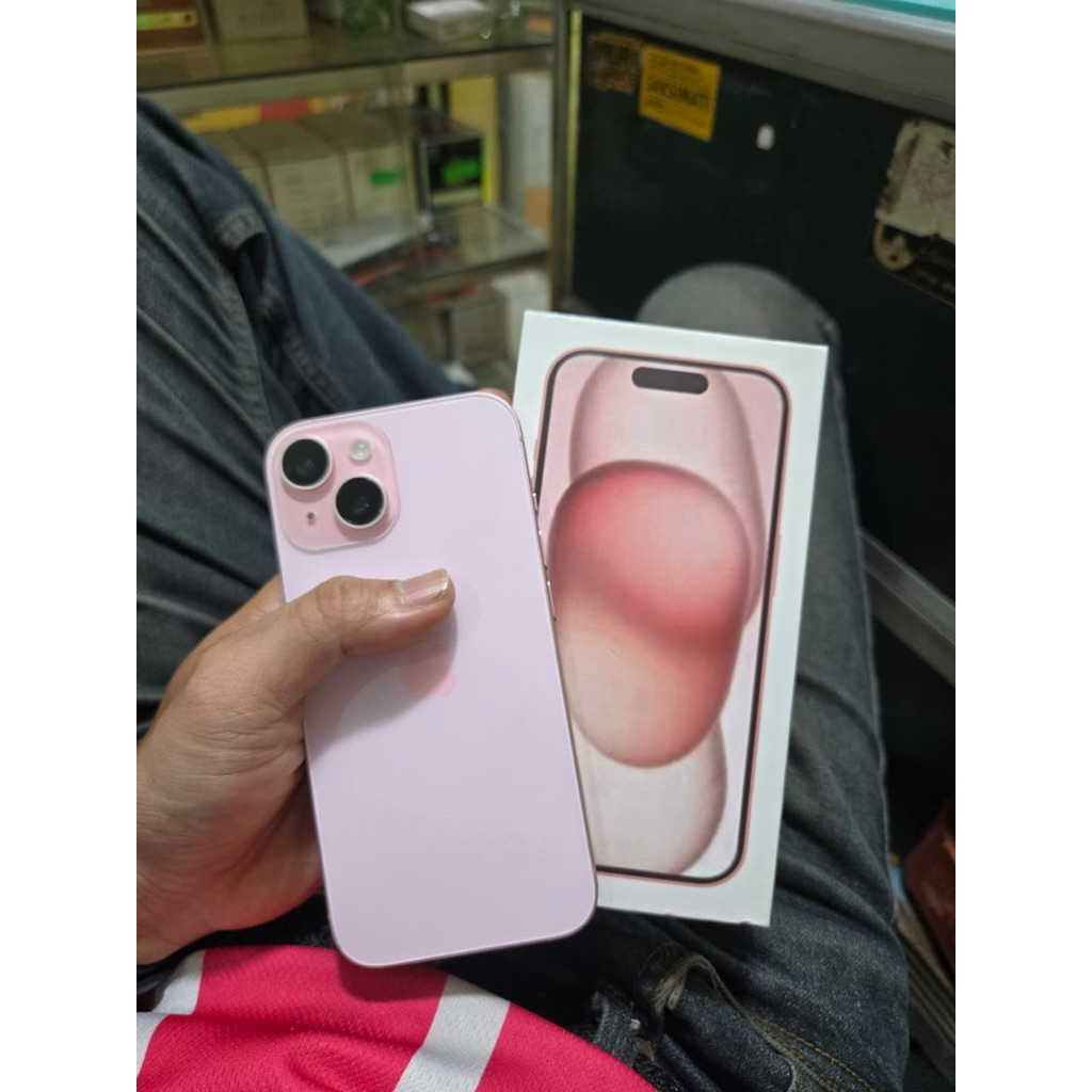 iphone 15 basic 128 minus kamera depan