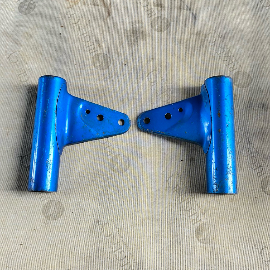 Brecket kupingan lampu depan Yamaha RS100 RS125 NOS