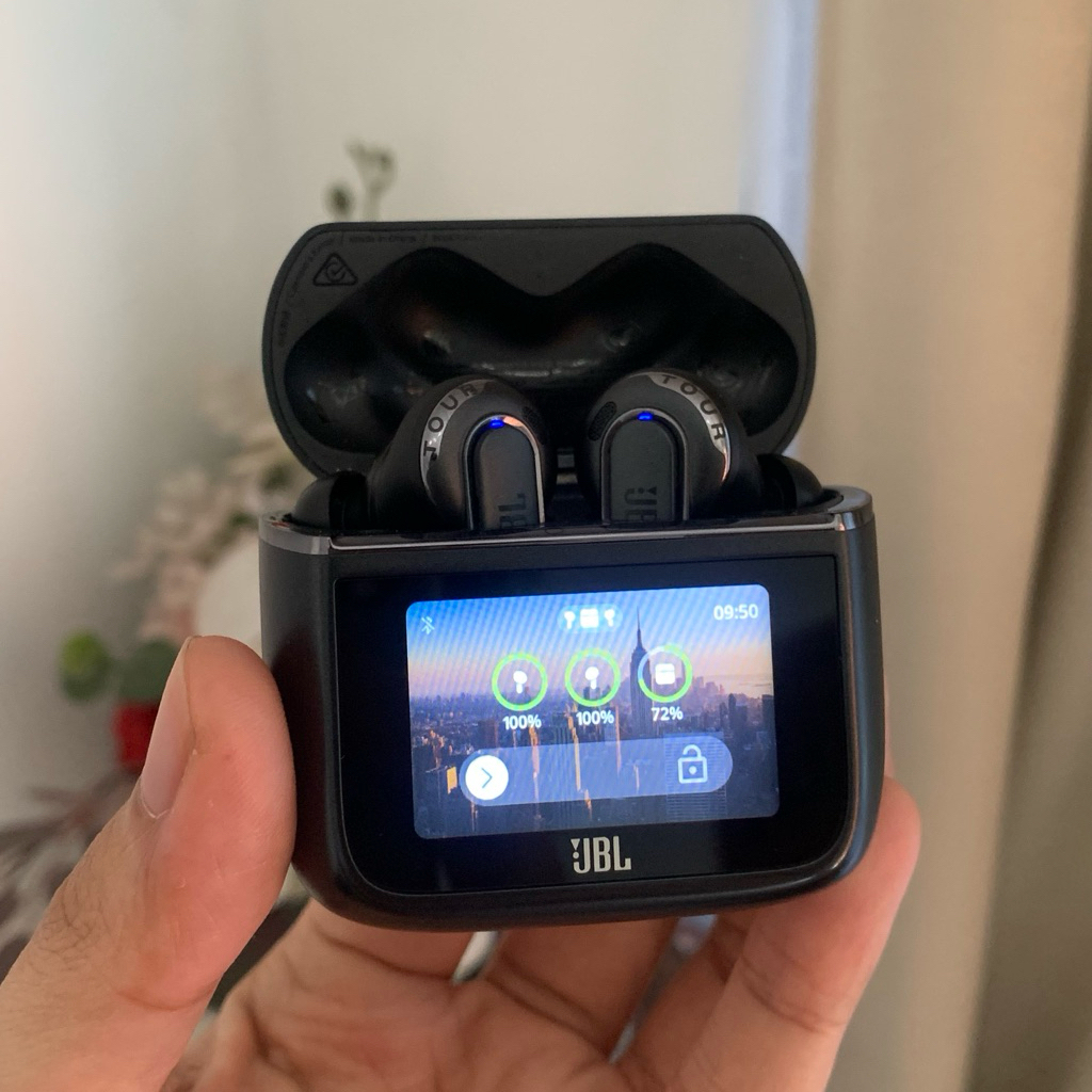 JBL Tour Pro 3 TWS Noise Cancelling Like New