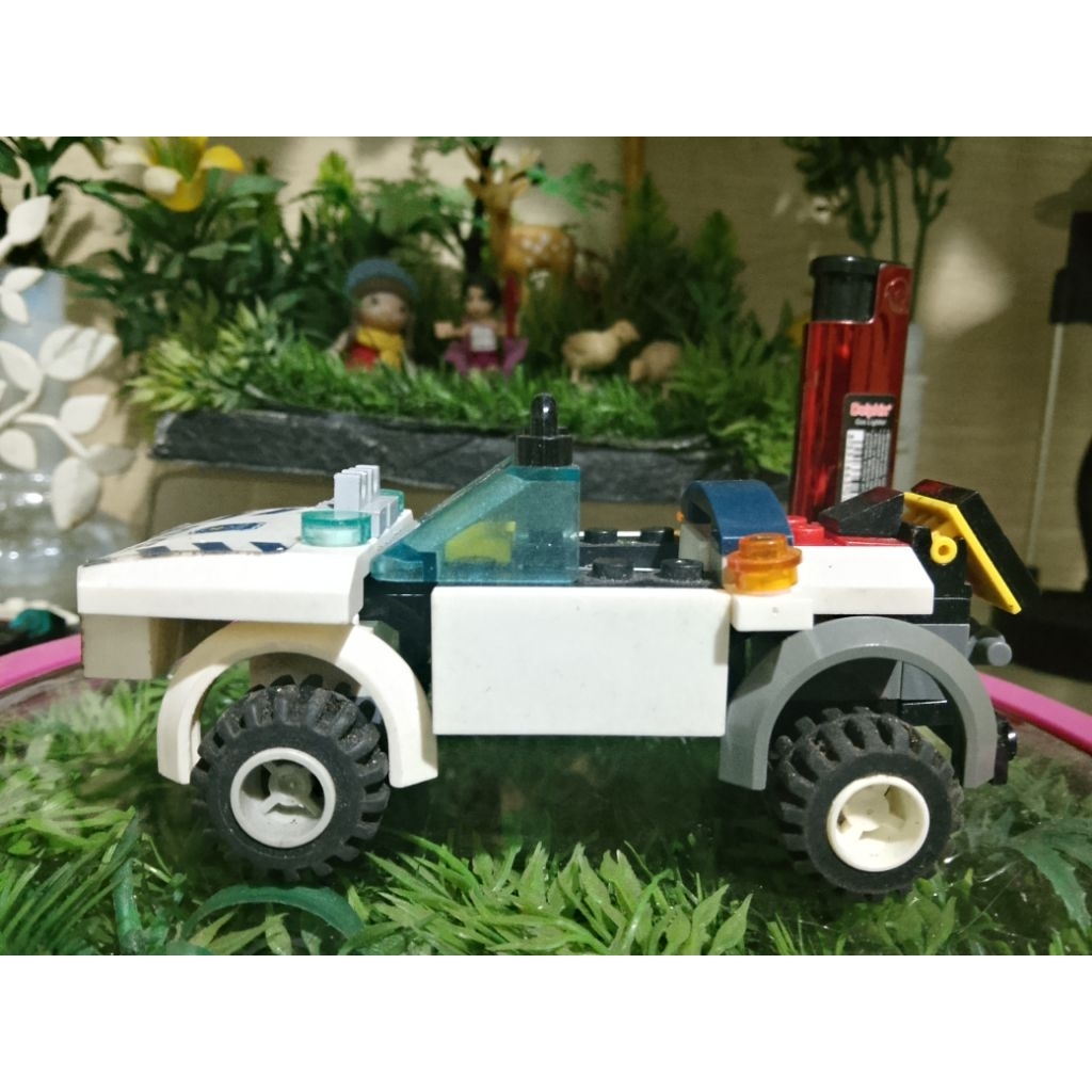 mainan Lego mobil rakitan sendiri bekas baik
