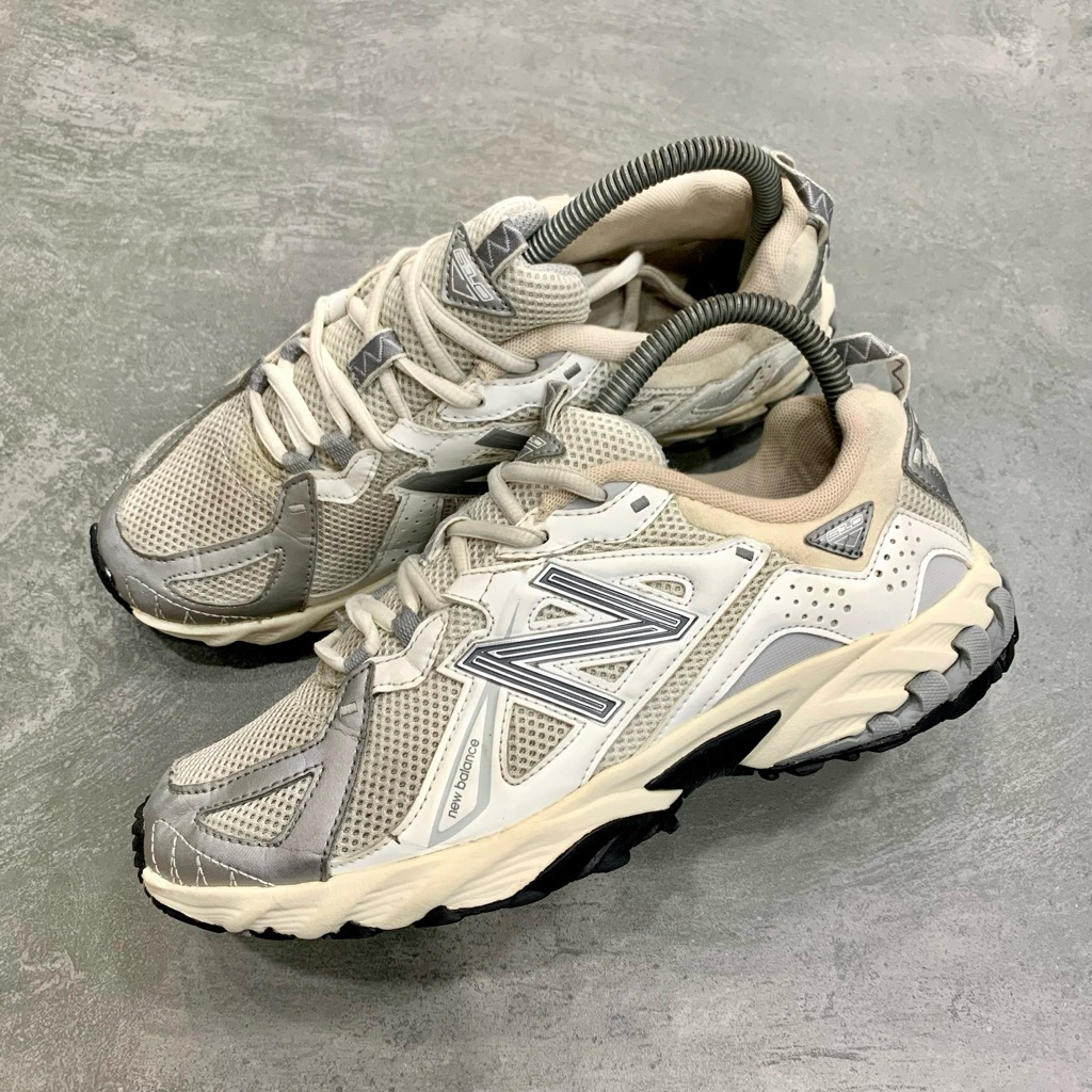 New Balance 610 Ivory