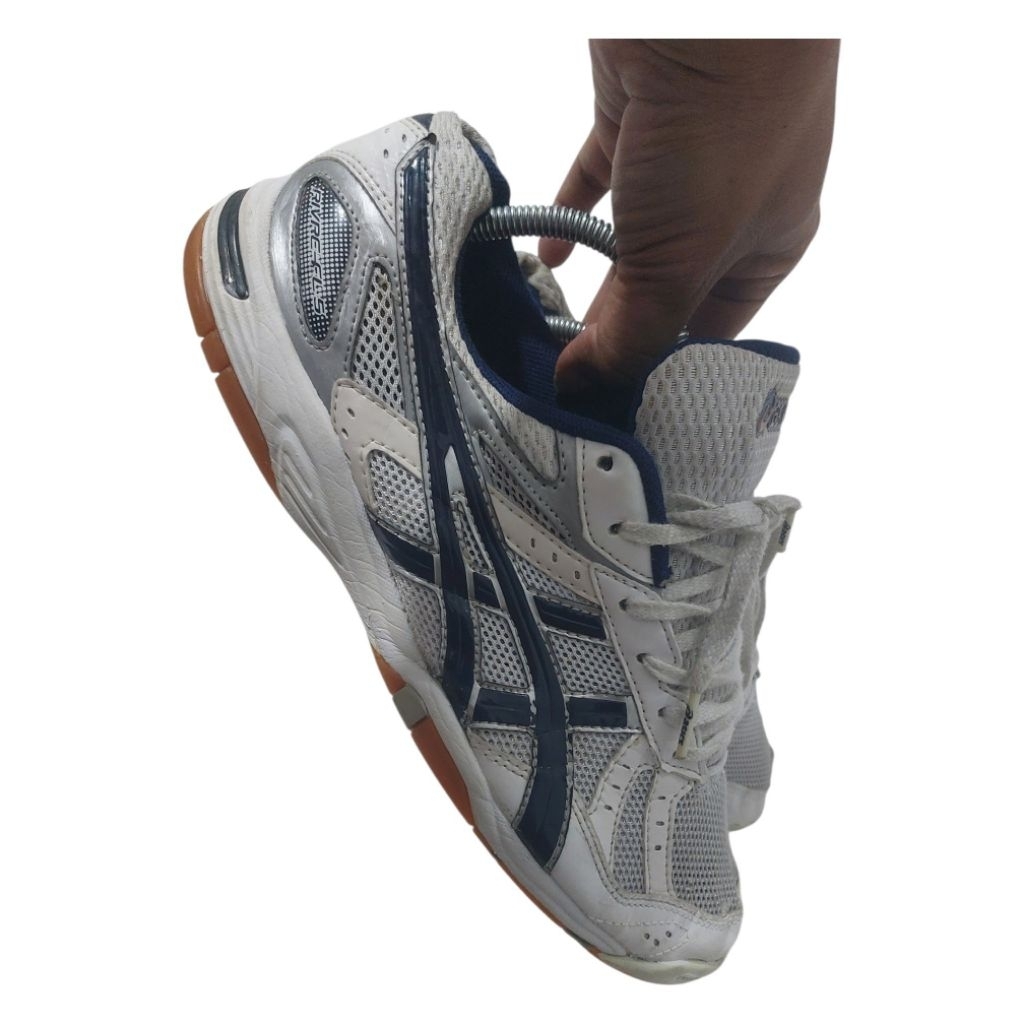 Sepatu Second Asics Badminton Tenis original 42,5