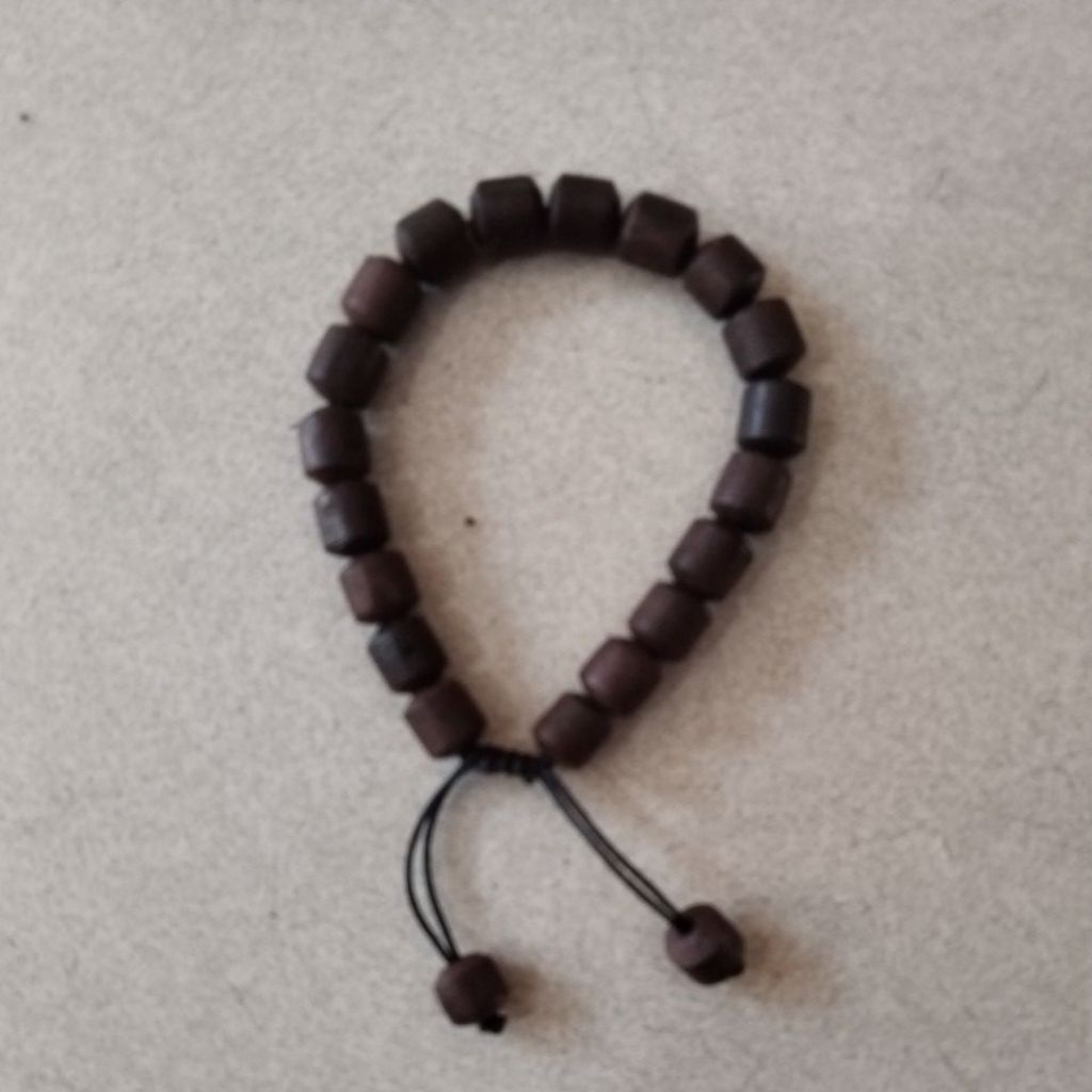 gelang kayu ulin