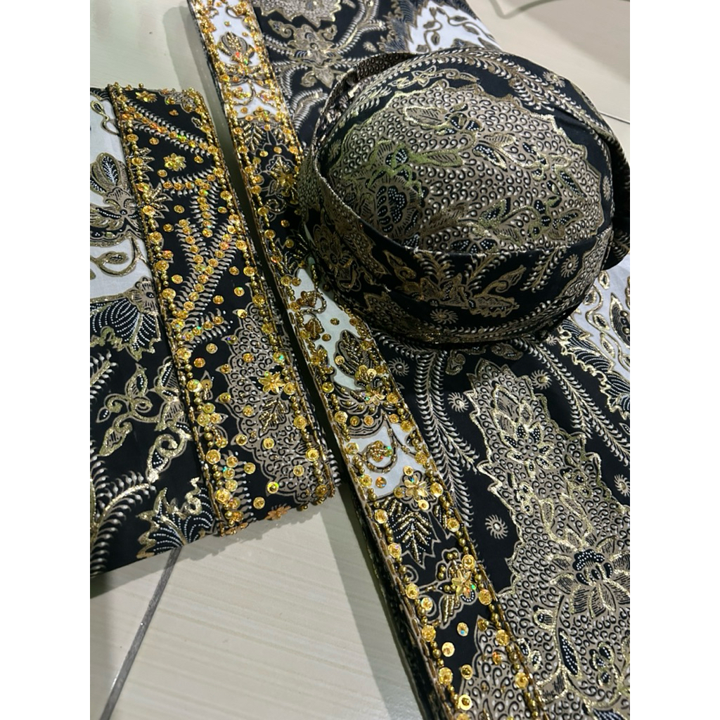 Kain pengantin wiru Payet