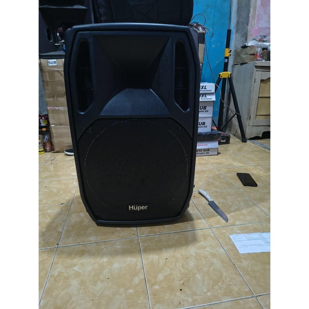 Speaker Aktif HUPER AK 15 A AK15A AK15 A - Daya 400W, Frekuensi 40Hz - 18Hz, Koneksi XLR