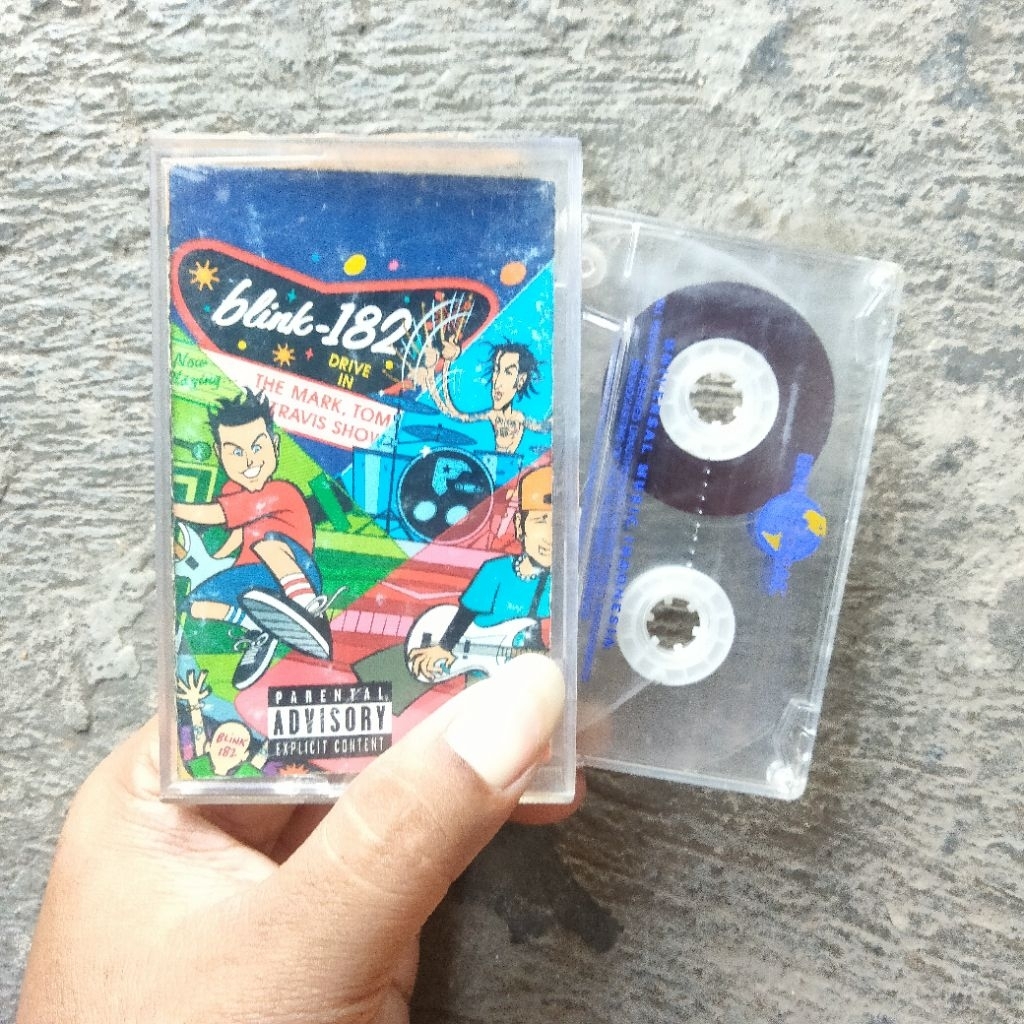 Kaset Pita Blink 182 - The Enema Strikes Back