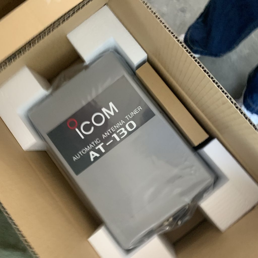AT-130 Icom HF Automatic Antenna Tuner