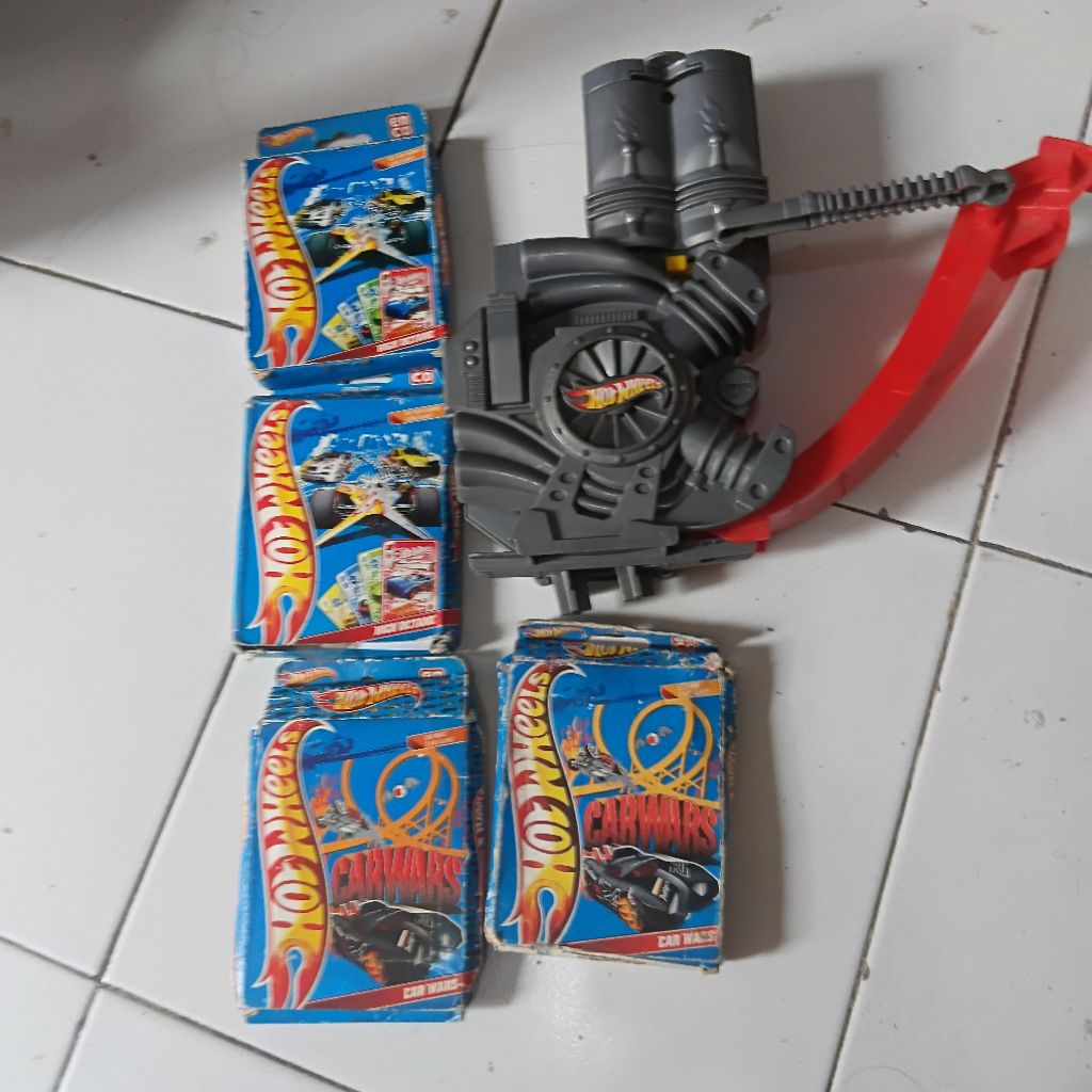 sepaket booster hotwheels plus kartu hotwheels