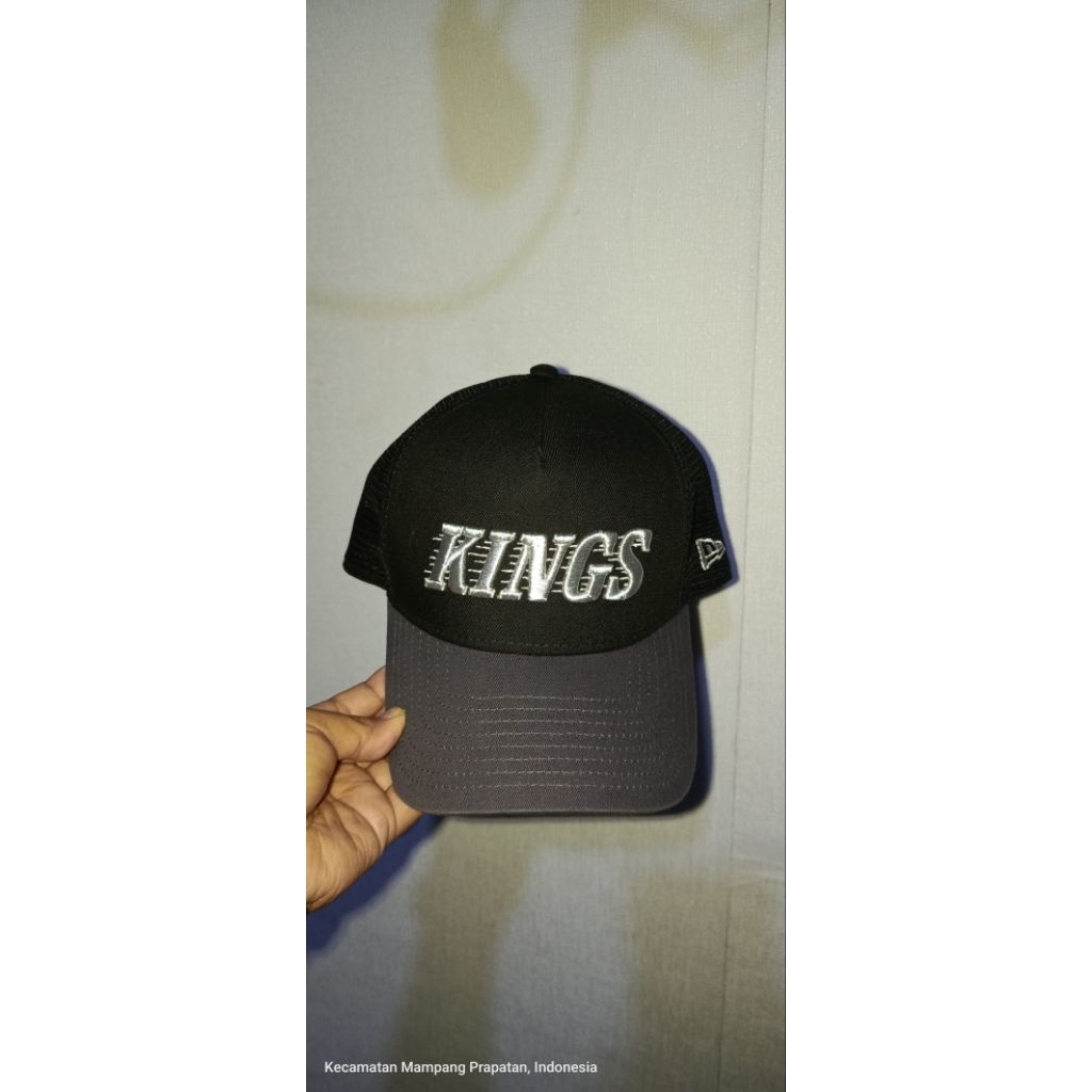 Topi New Era Kings Trucker