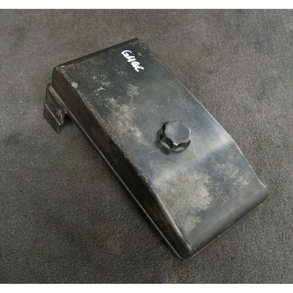 Tutup Box Sekring Relay Hyundai Trajet G4GC 
Original  Copotan