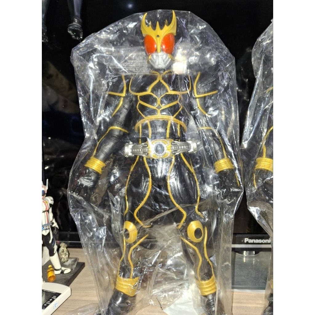 Big sofubi ultimate Kuuga Set  Red and black eyes